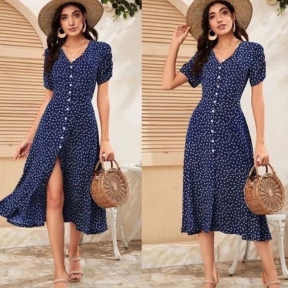 Dresses & Skirts - Boho Blue floral print button up v neck dress